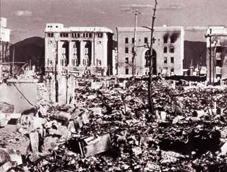 Нагасаки после атомного взрыва. 1945 г.
